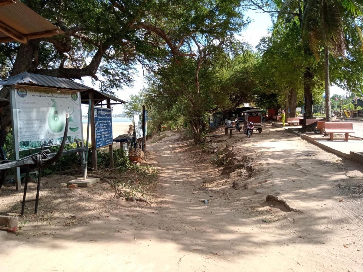 Tonle Mekong Homestay Krong Kracheh Eksteriør bilde